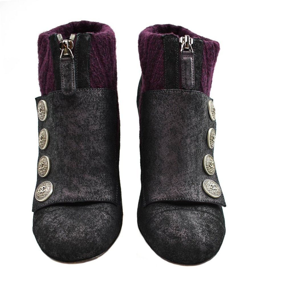 CHANEL: Distressed Leather, fabric Snap Buttons - "CC" Logo Ankle Boot - Picture 2 of 12